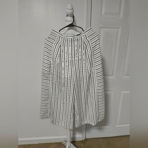 Doe & Rae White Top with Black Logo Trim